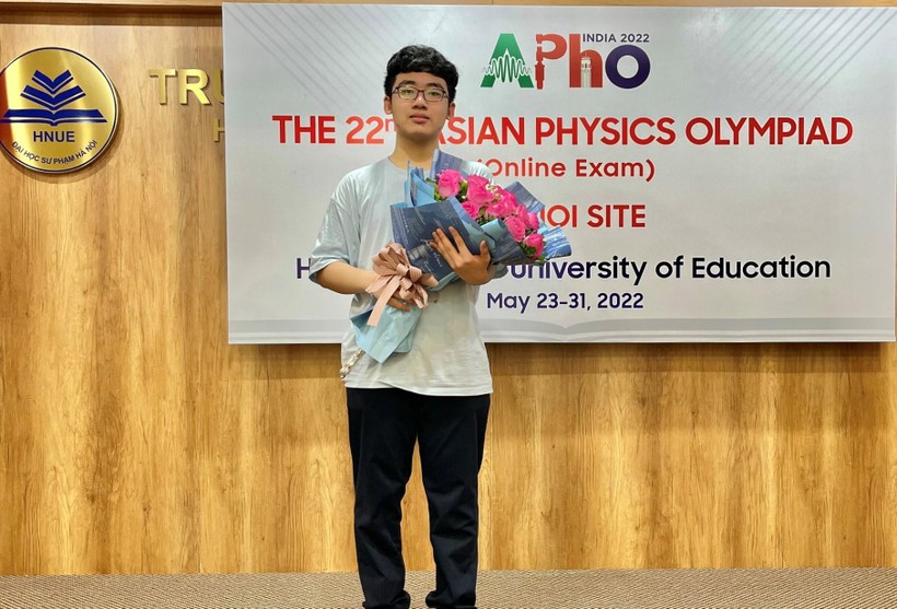 Huy chương Vàng Olympic đến từ tình yêu Vật lí