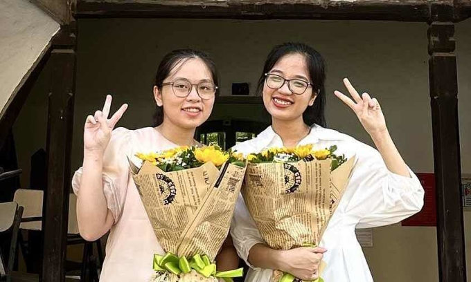 Đôi bạn thân tốt nghiệp thạc sĩ với 7 công bố quốc tế