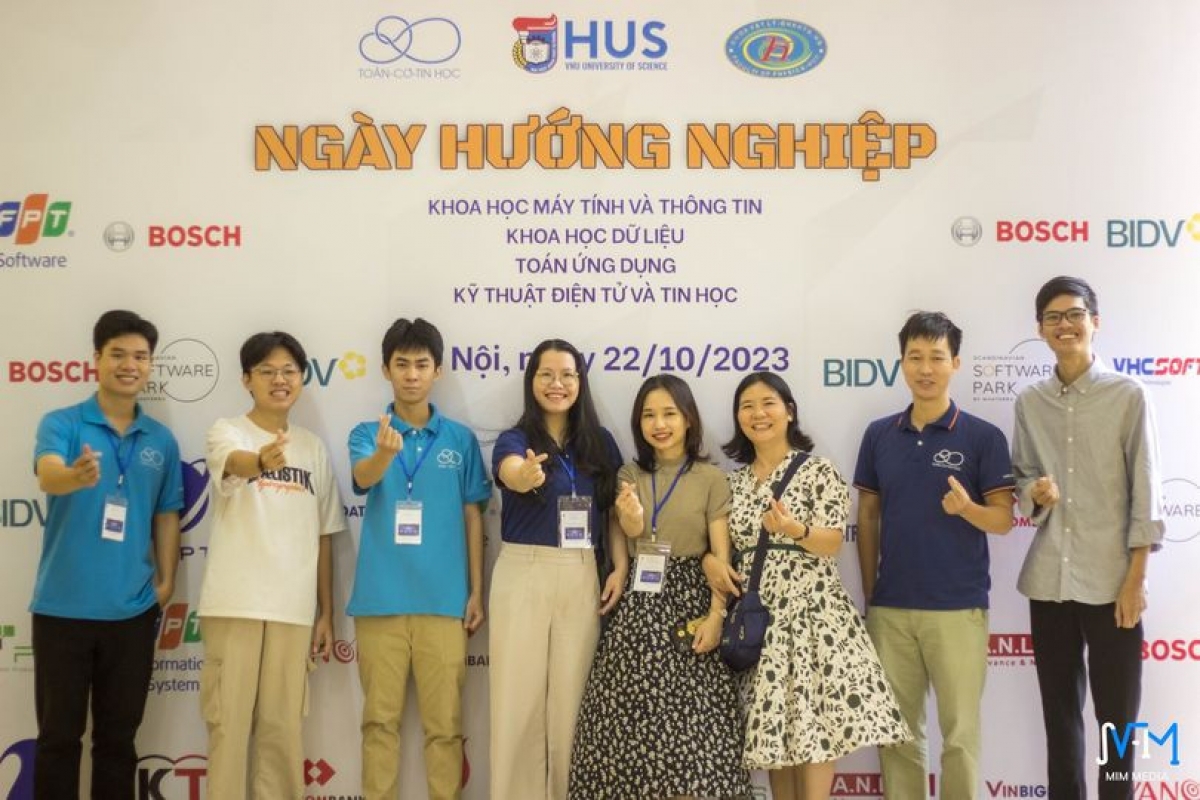 Trường ĐH Khoa học Tự nhiên (ĐHQG Hà Nội) phát triển tương lai của bạn