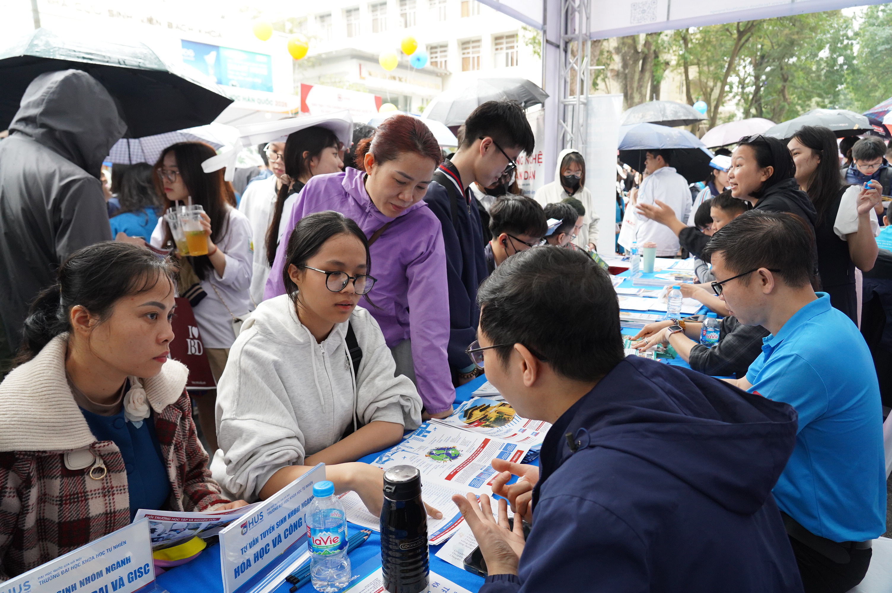 Các ngành khoa học công nghệ của Trường Đại học Khoa học Tự nhiên thu hút học sinh